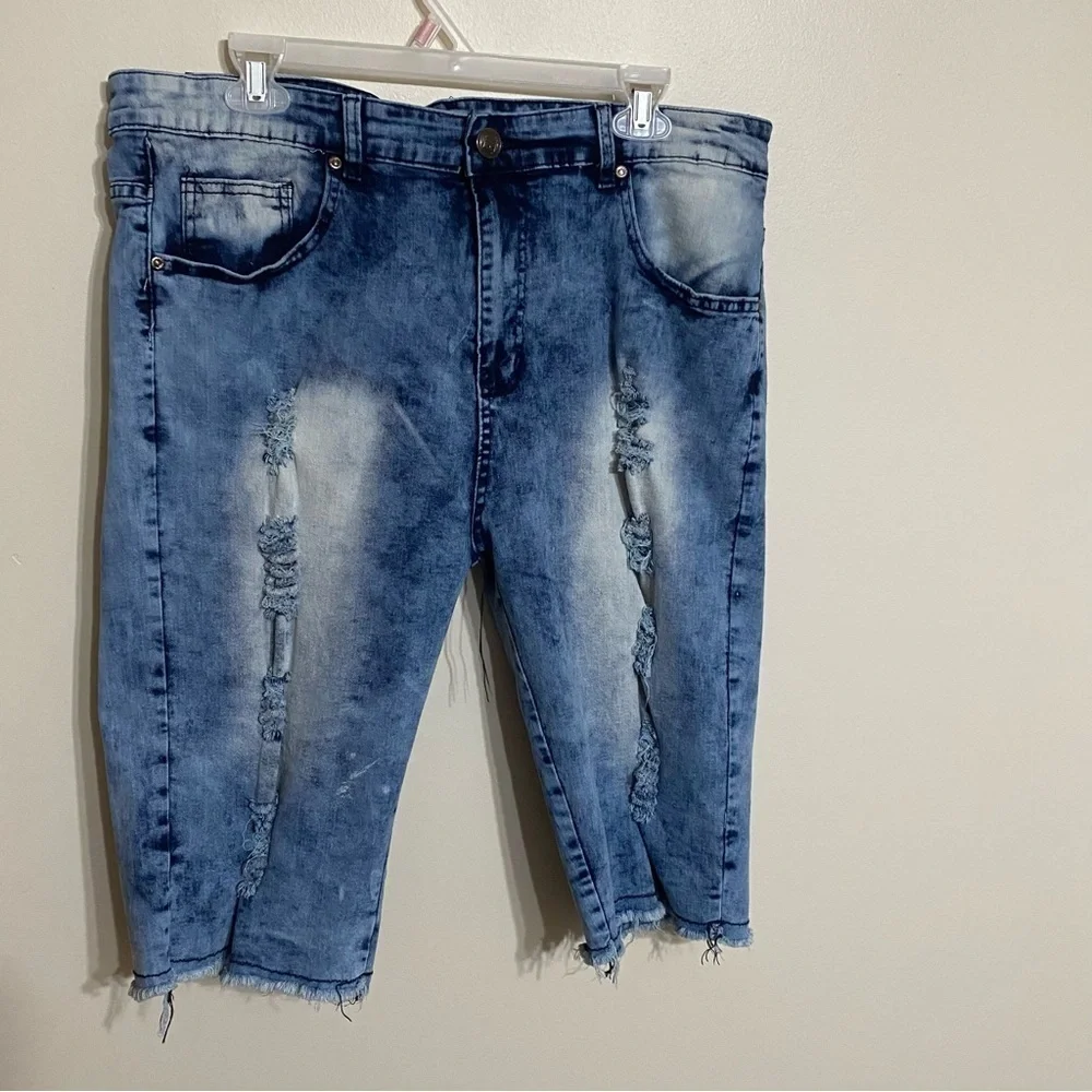 Argonaut Nation men’s distressed‎ denim shorts size 38